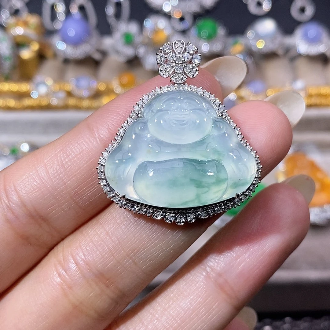 翡翠18K金镶嵌颈饰吊坠