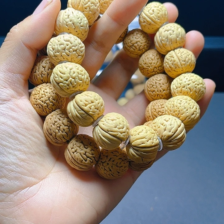 观***南吊坠桃核桃核手串