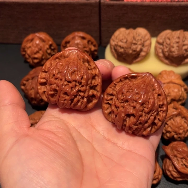 吊坠文玩核桃麒麟纹官帽