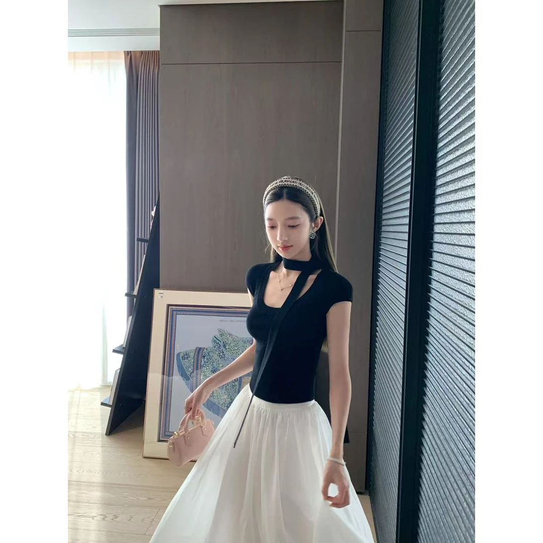 【盒子专享】线条主义  U领系带修身无袖针织上衣