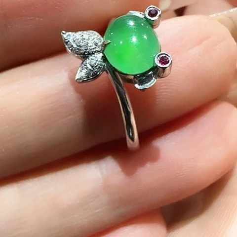 翡翠18K金镶嵌戒指