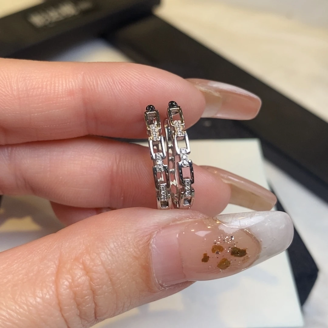 钻石耳饰18K金镶嵌链条款耳扣