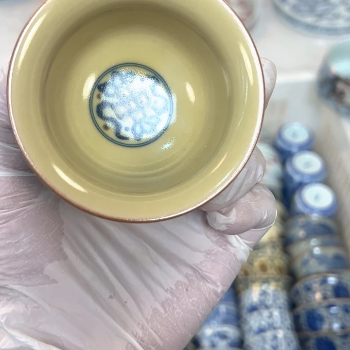 瓷片釉里金狮子压手杯主人杯全品