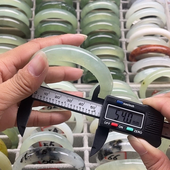 蛇纹石玉未镶嵌手镯60