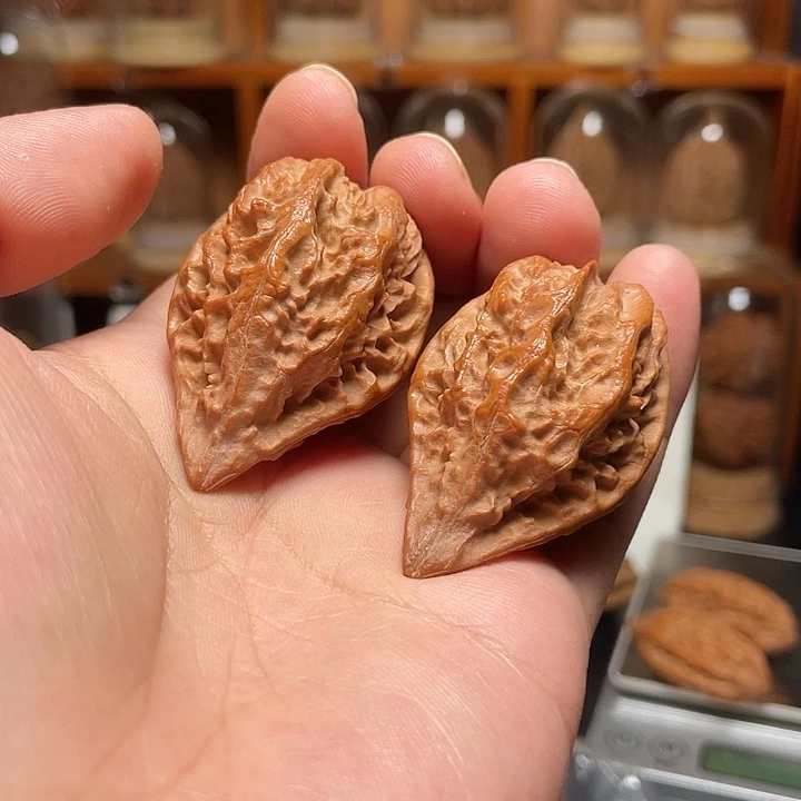 嘎***酒文玩核桃把件绝版龙门鸭嘴兽