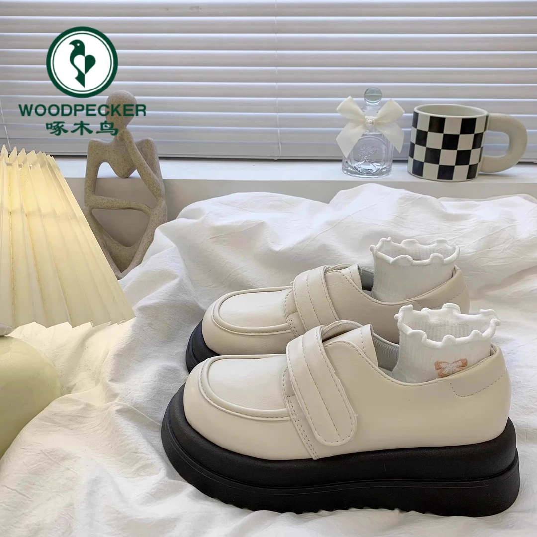 啄木鸟白色厚底小皮鞋女2025年夏季新款复古英伦风增高乐福单鞋