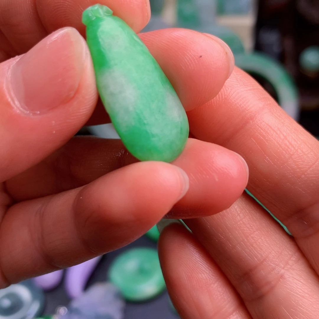 未镶嵌定制翡翠翡翠