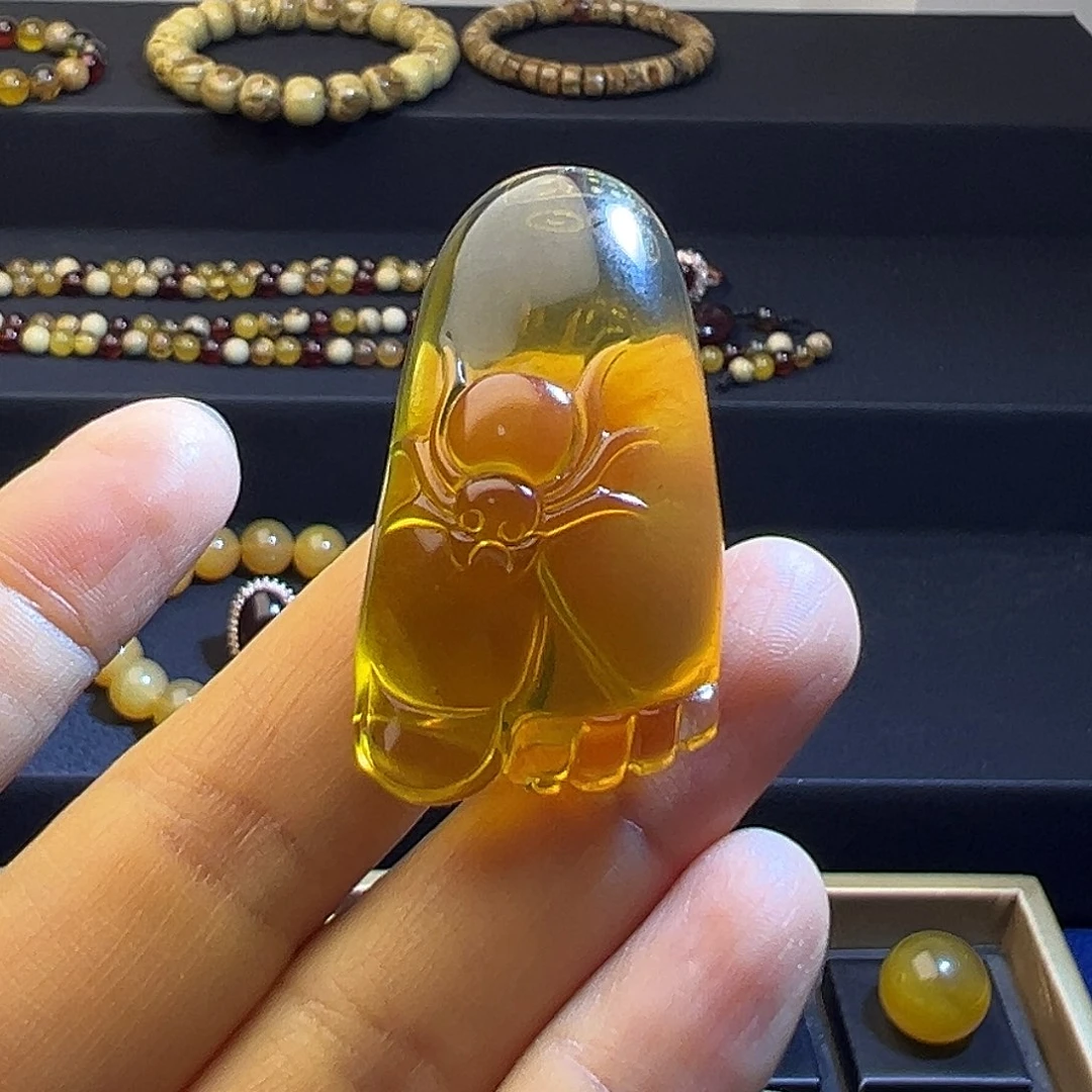琥珀未镶嵌裸石吊坠