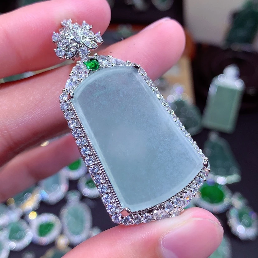 【闪购商品】翡翠颈饰未镶嵌挂件