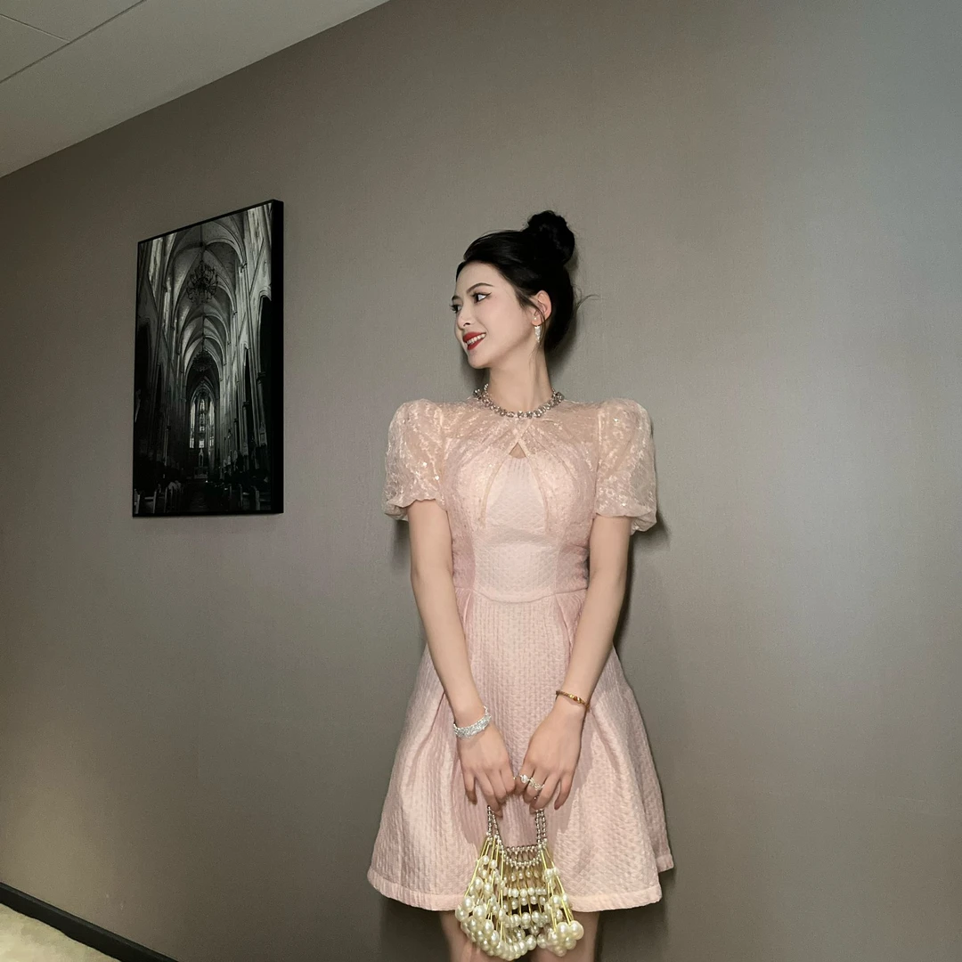 Pretty小众设计师品牌江江定制   气质修身设计感收腰连衣裙21284