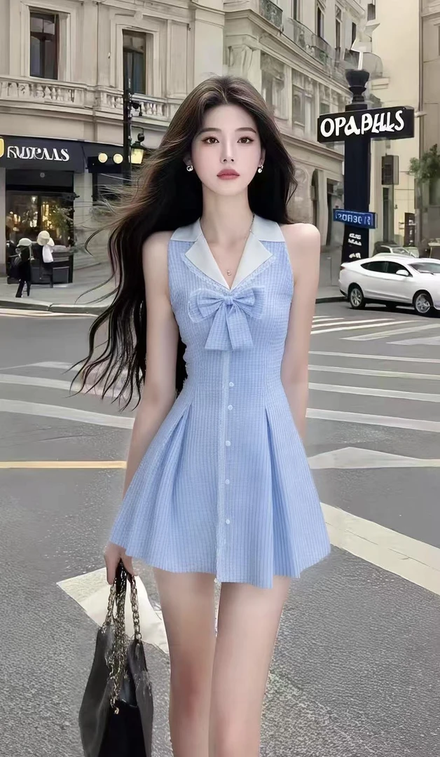 轻奢时尚高端大气短裙甜美纯欲风蓝色V领无袖修身收腰连衣裙女