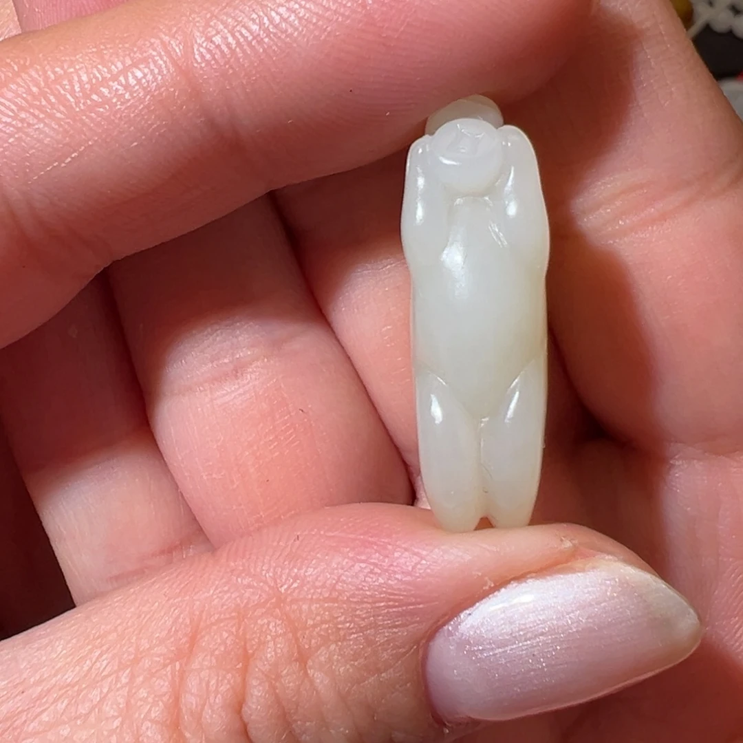 ￴***欢和田玉未镶嵌挂件