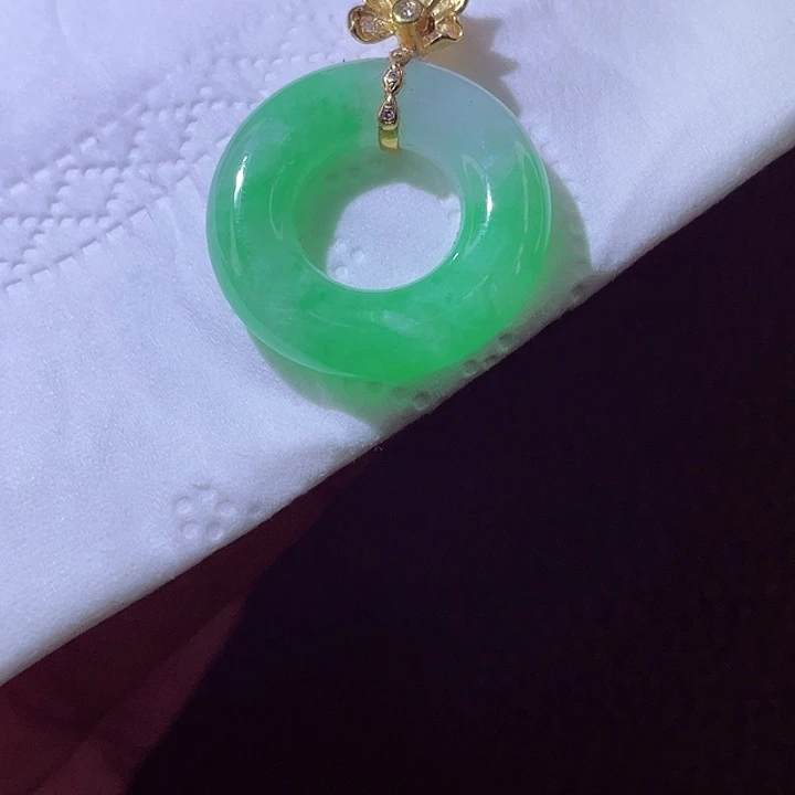 颈饰18K金镶嵌翡翠翡翠