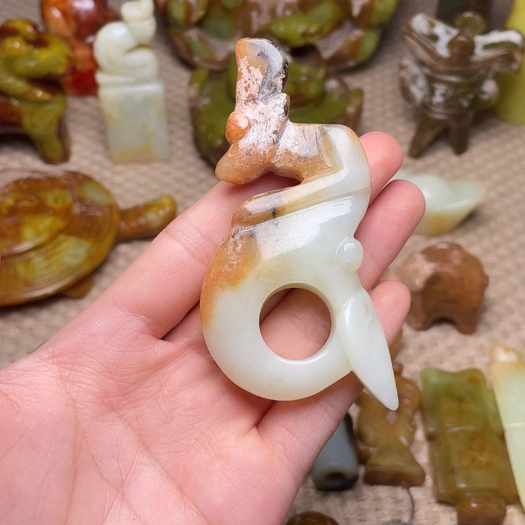 蛇纹石玉未镶嵌颈饰