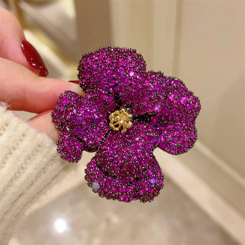 铜合金合成锆石胸针 重工高奢紫色山茶花 胸针胸花 优雅百搭时尚