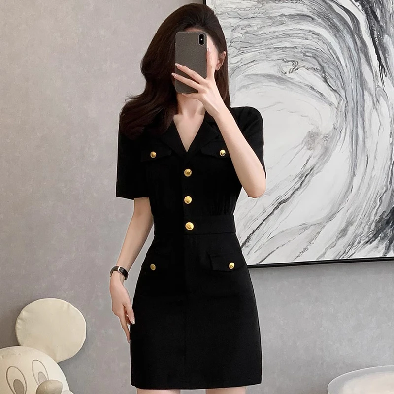 【有里布】法式设计感单排扣西装领短袖连衣裙夏季新款小黑裙D1693