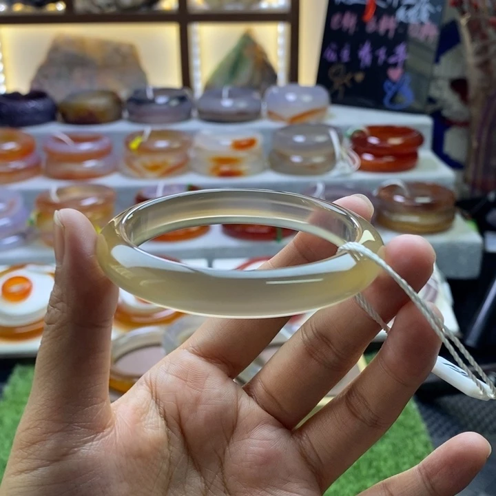 手镯玛瑙/玉髓未镶嵌