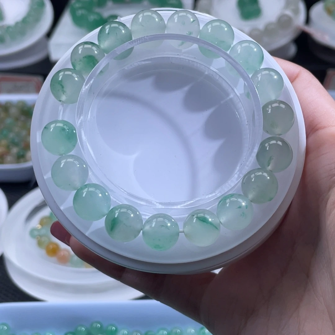 温***生石英质玉（非洲翠）未镶嵌手串