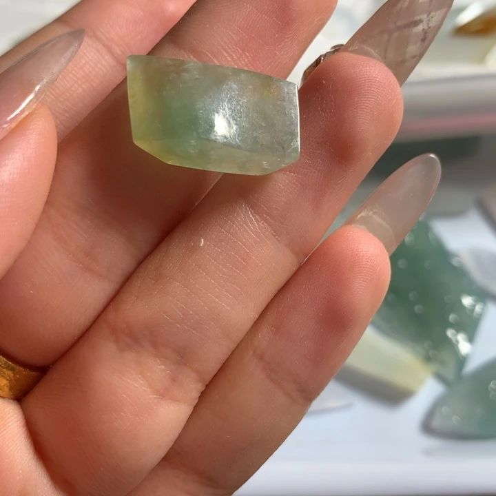 冬***至定制翡翠未镶嵌翡翠裸石吊坠