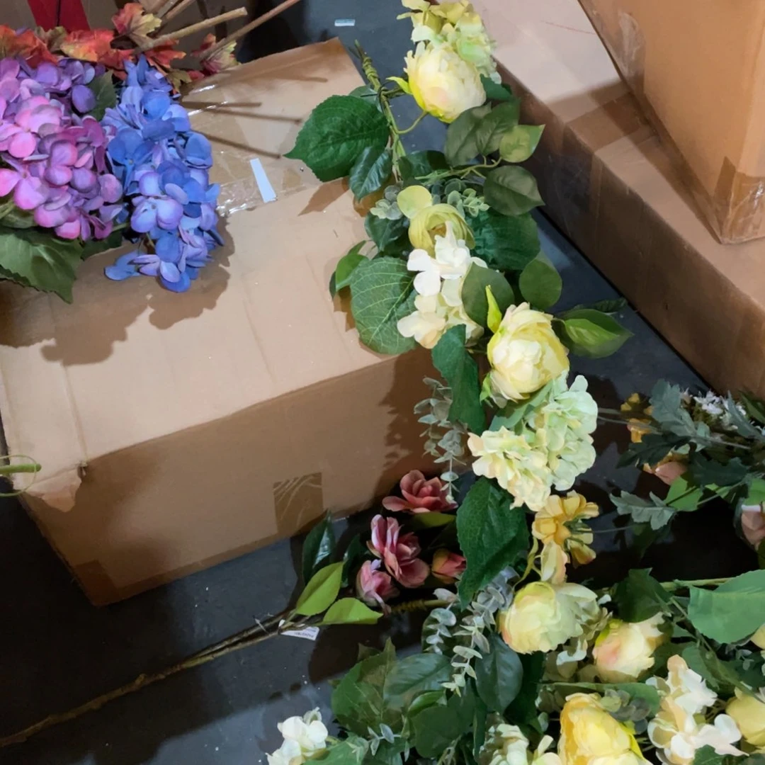 草****陶瓷花瓶，部分微瑕