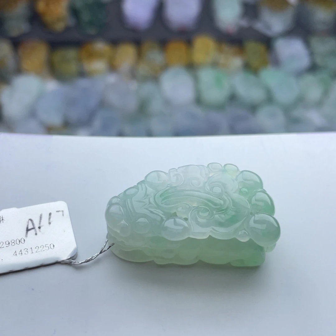 翡翠颈饰未镶嵌貔貅