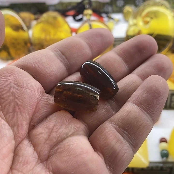 琥珀裸石未镶嵌桶珠