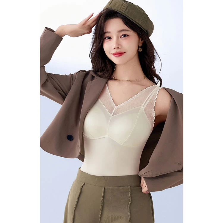 春秋新款蕾丝拼接缎面一体杯无痕文胸2025无钢圈收副乳显瘦美背潮