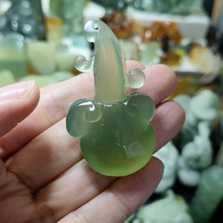 岫玉未镶嵌挂坠款式