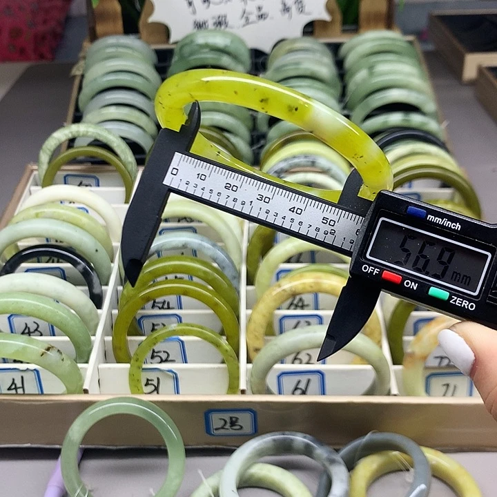 未镶嵌蛇纹石玉手镯48