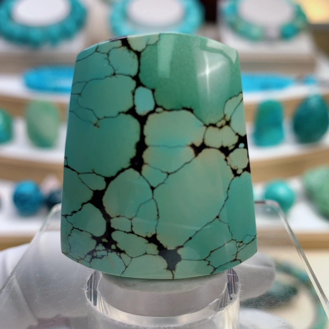 未镶嵌绿松石颈饰