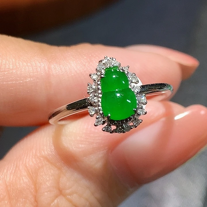 翡翠18K金镶嵌戒指