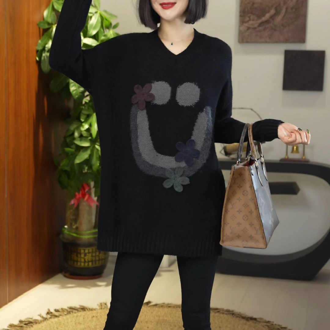 时尚洋气高级感慵懒风毛衣秋冬新款女大码气质显瘦笑脸针织衫上衣