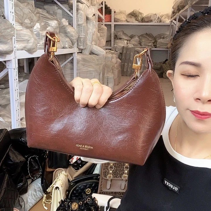 蚕丝小牛剖层皮革PU