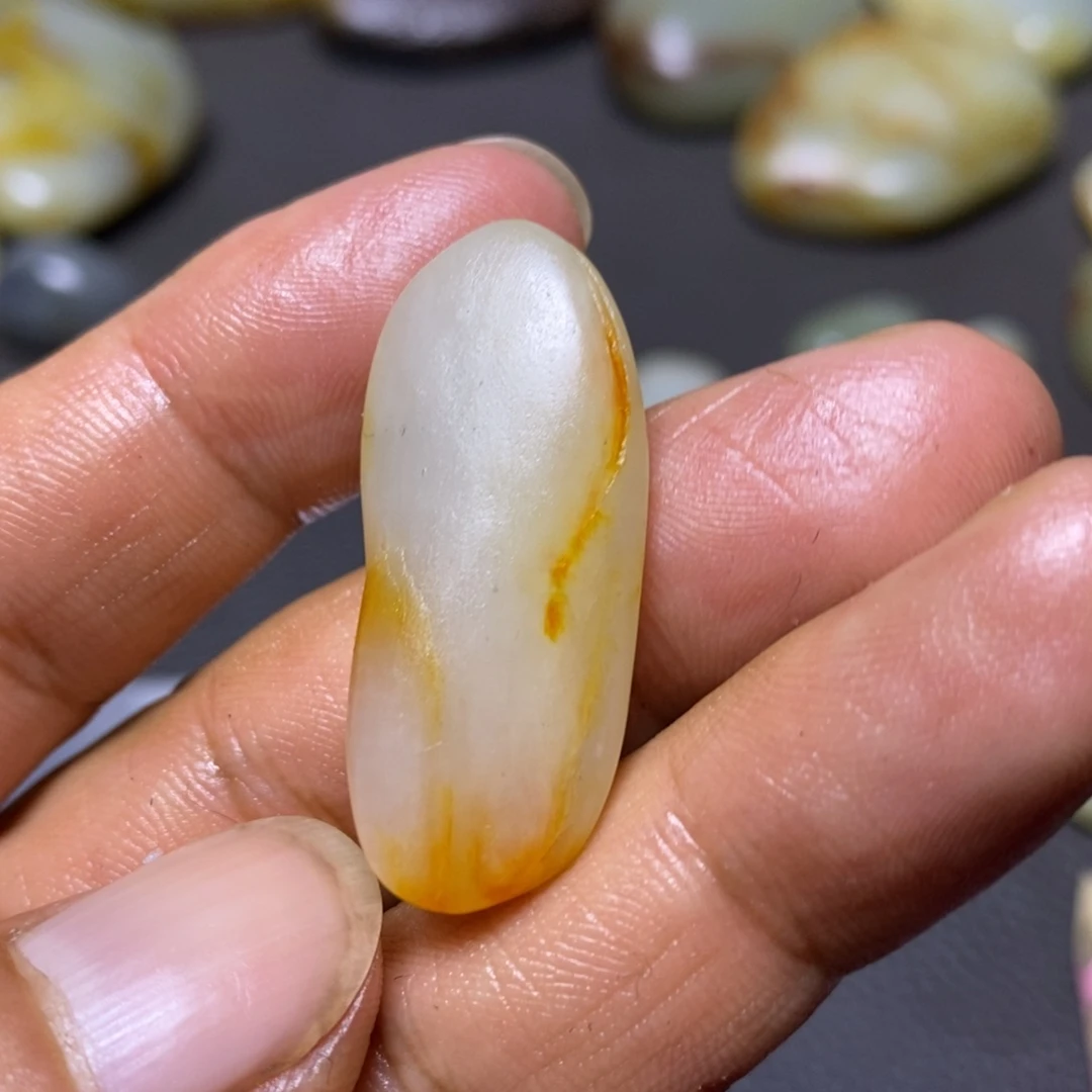 未镶嵌和田玉（糖玉）挂件