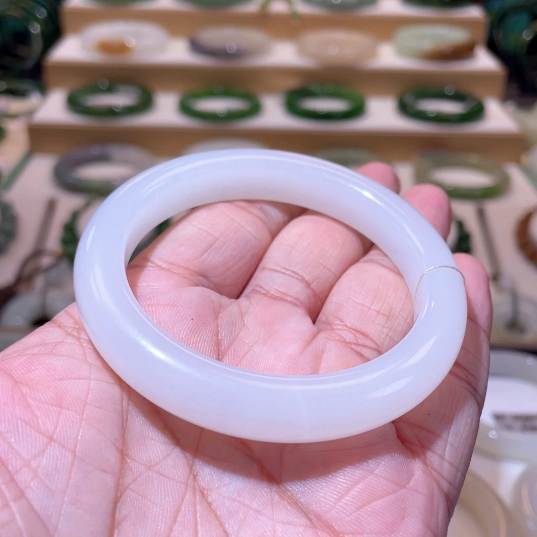 颈饰未镶嵌和田玉高冰白玉手镯57