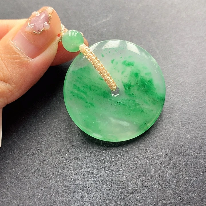 颈饰未镶嵌石英质玉