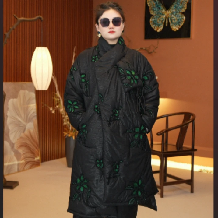 红熹潮（HXC25139）冬季时尚加厚保暖休闲女士立体浮雕花长款棉服