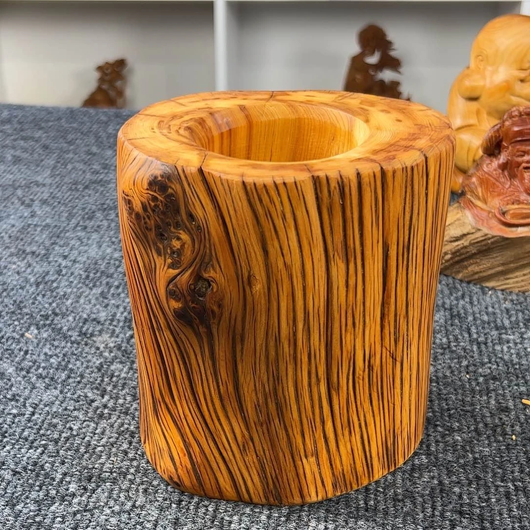 马***壮崖柏精品崖柏虎皮纹榴花笔筒