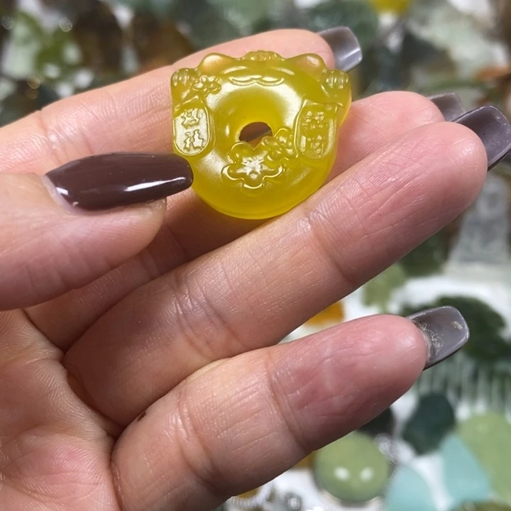 未镶嵌蛇纹石玉吊坠