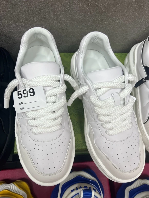 2025最新男女情侣款软底软面真皮时尚休闲鞋