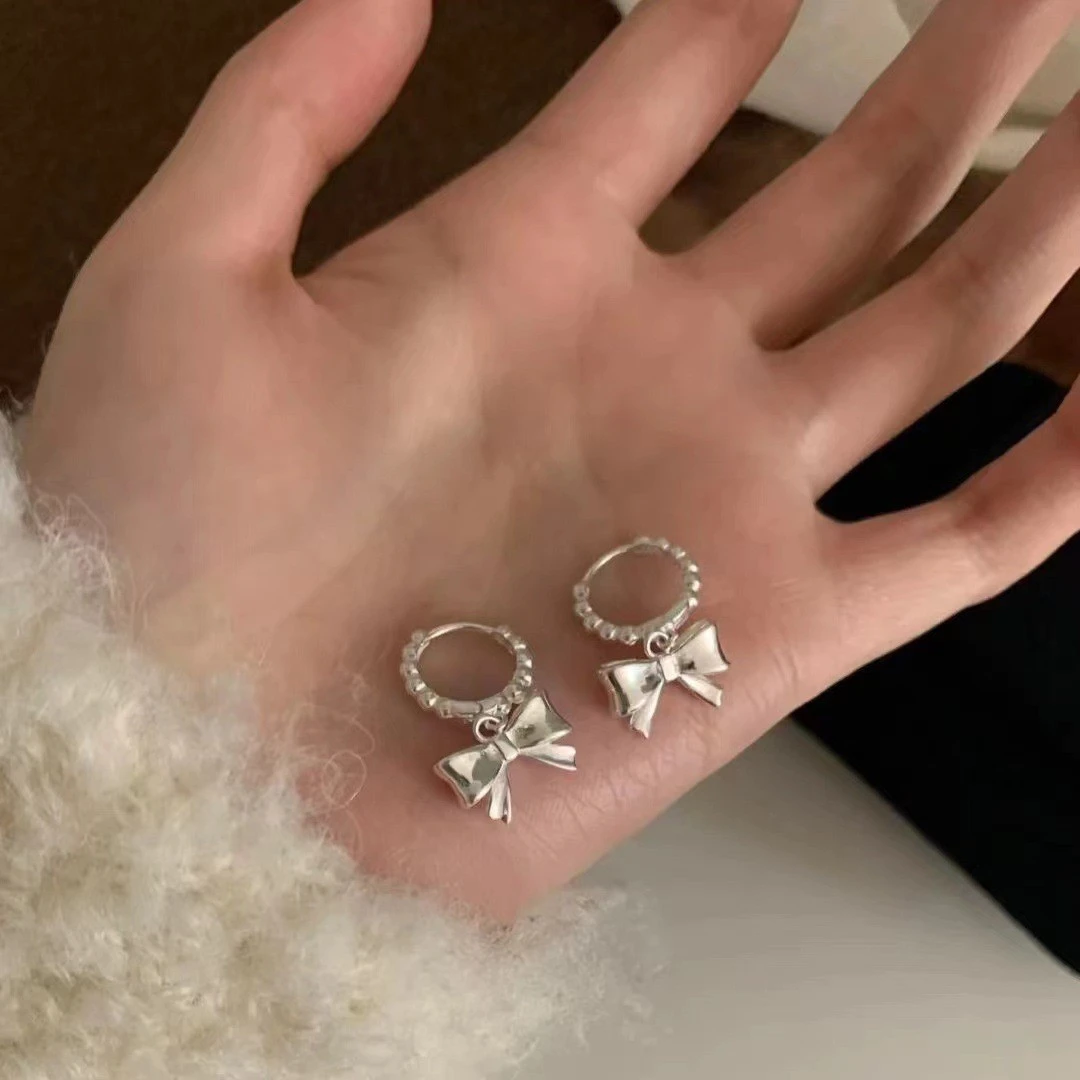 铜合金锆石耳饰 少女感蝴蝶结耳扣女精致立体设计可爱甜美轻奢风