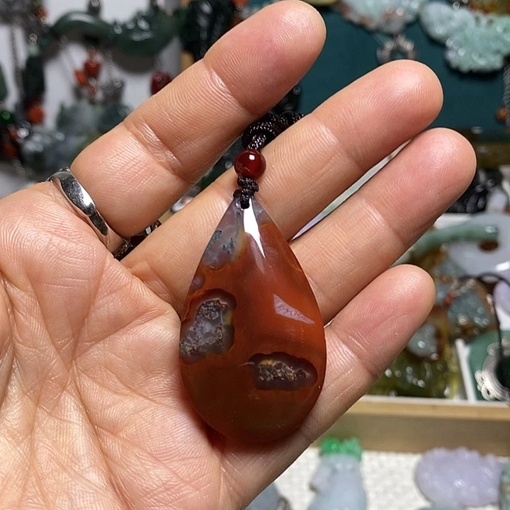 翡翠未镶嵌吊坠(赠链)