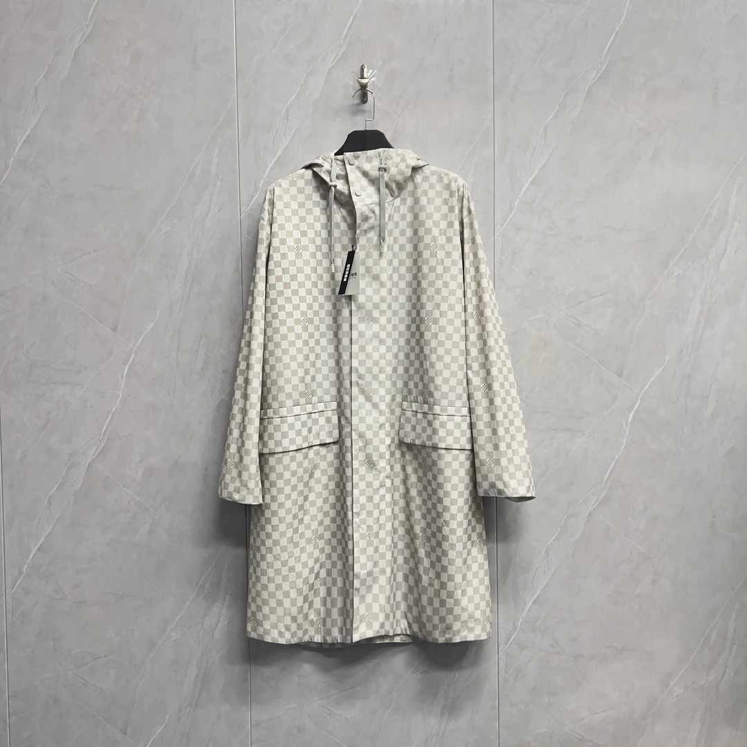 全新未使用 LouisVuitton/路易威登 Lv菲董棋盘格Logo风衣夹克/50