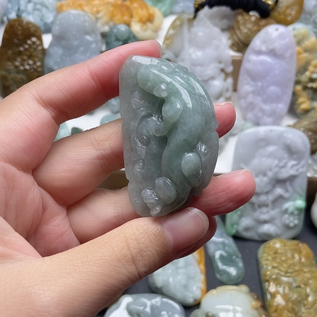 翡翠未镶嵌颈饰翡翠