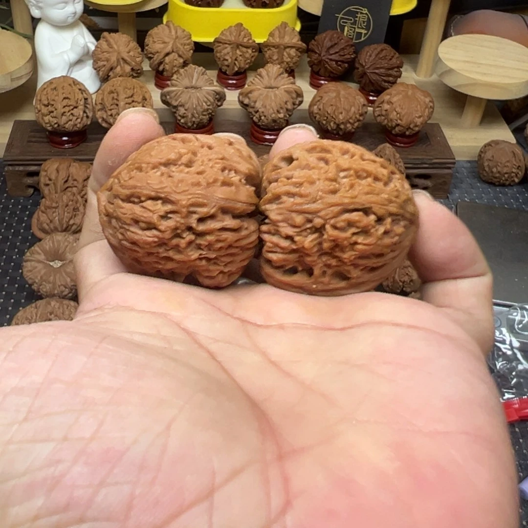 文玩核桃把件玩****男全品凹底南疆石狮子头37.5