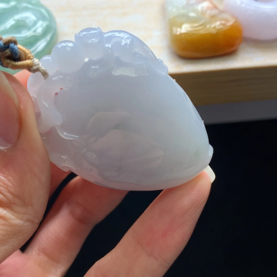 翡翠未镶嵌颈饰吊坠