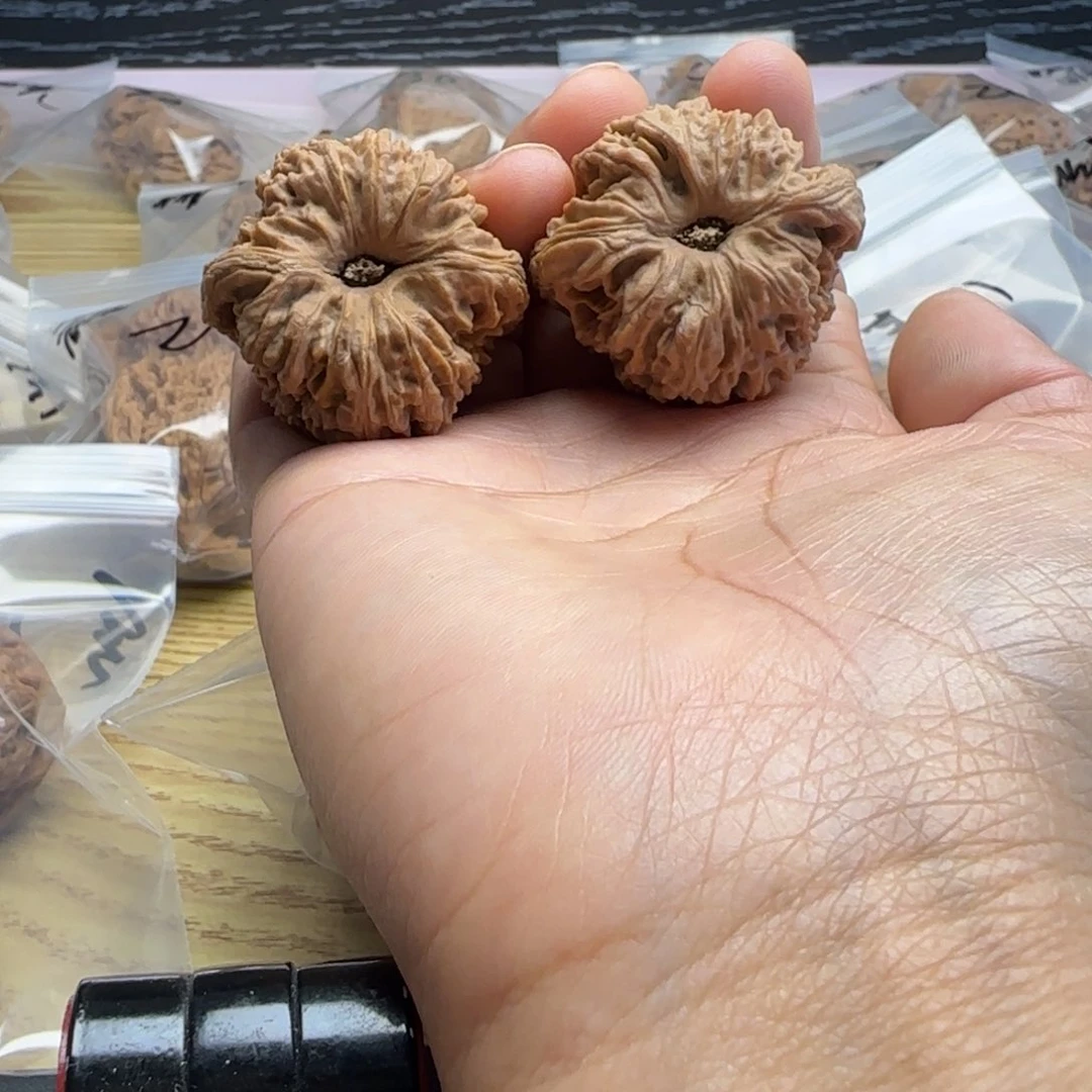 桃核吊坠一**?核桃核桃