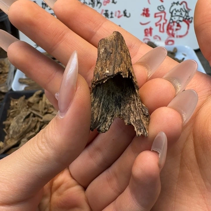 缅甸密支那2.73克。