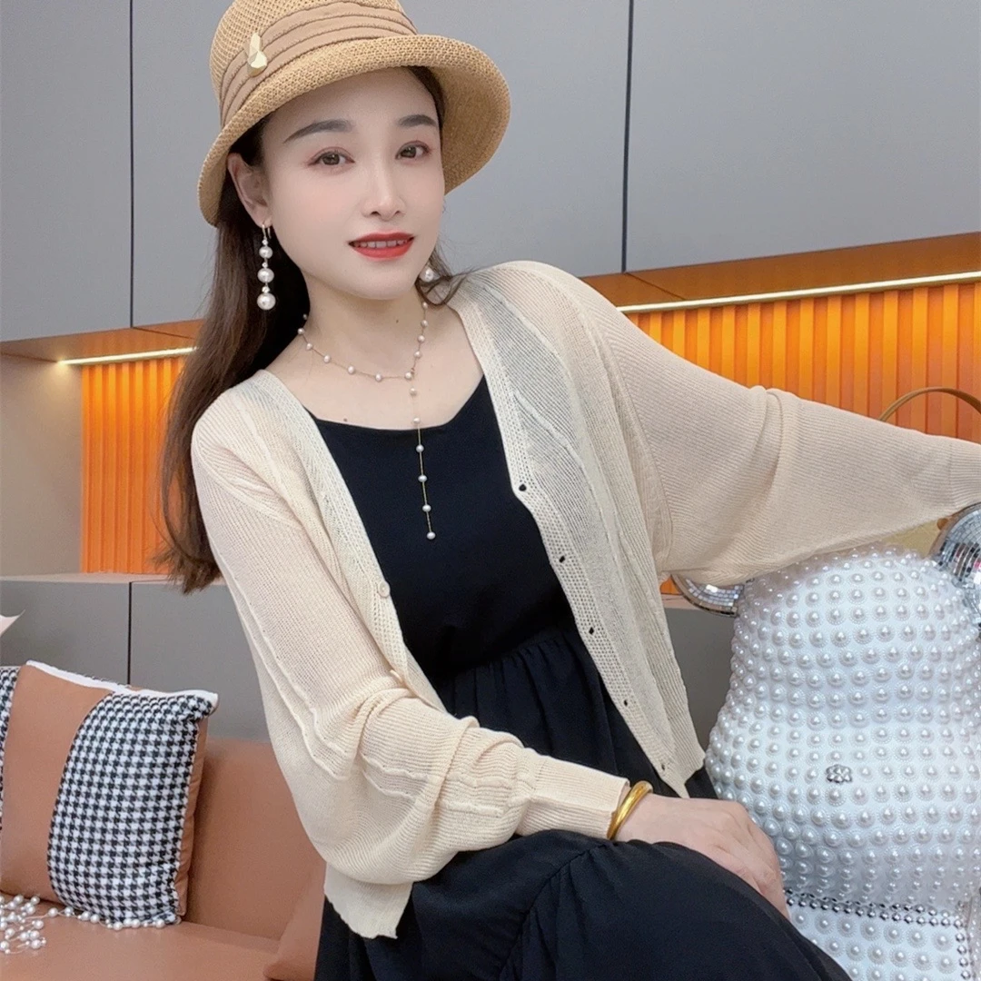 夏季蝙蝠袖空调衫宽松外搭披肩洋气薄款防晒纯色百搭长袖针织衫女