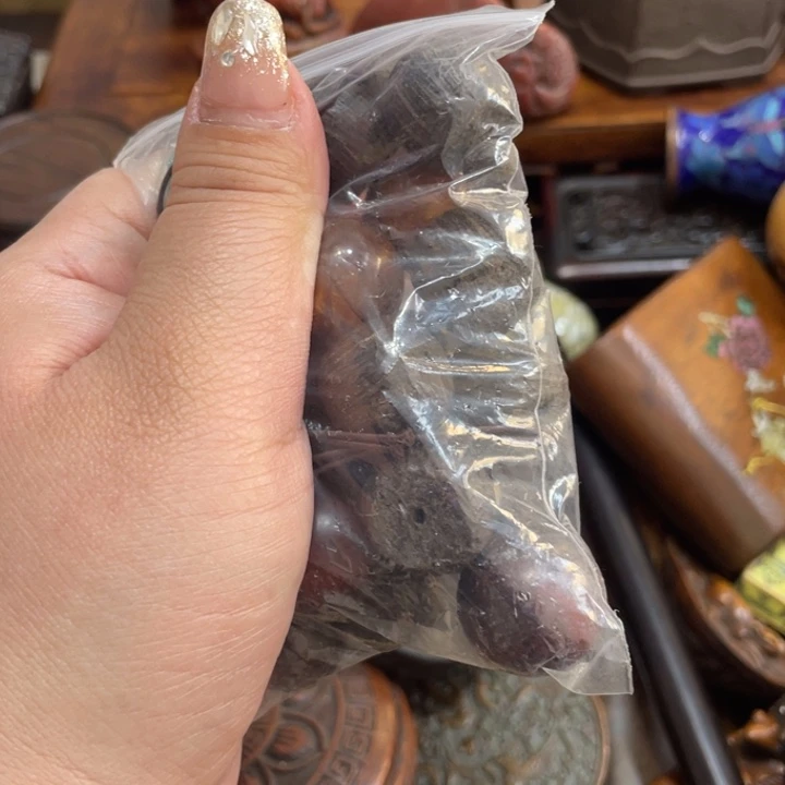 鸡翅木类端景台陶瓷艺术家的作品